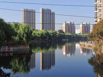 郑钦文今天将在赛场上过生日，网球四大满贯齐送祝福：22岁生日快乐！